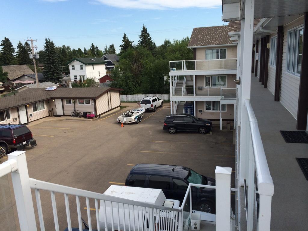 Raccoon Lodge Motel Sylvan Lake Luaran gambar