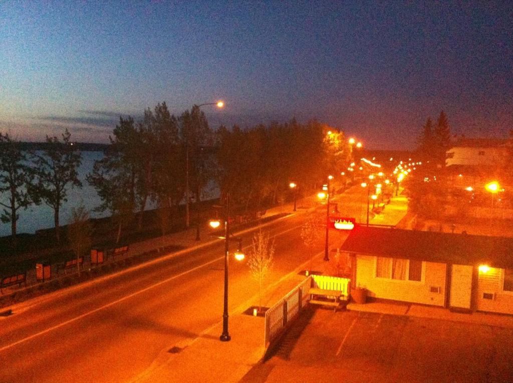 Raccoon Lodge Motel Sylvan Lake Luaran gambar