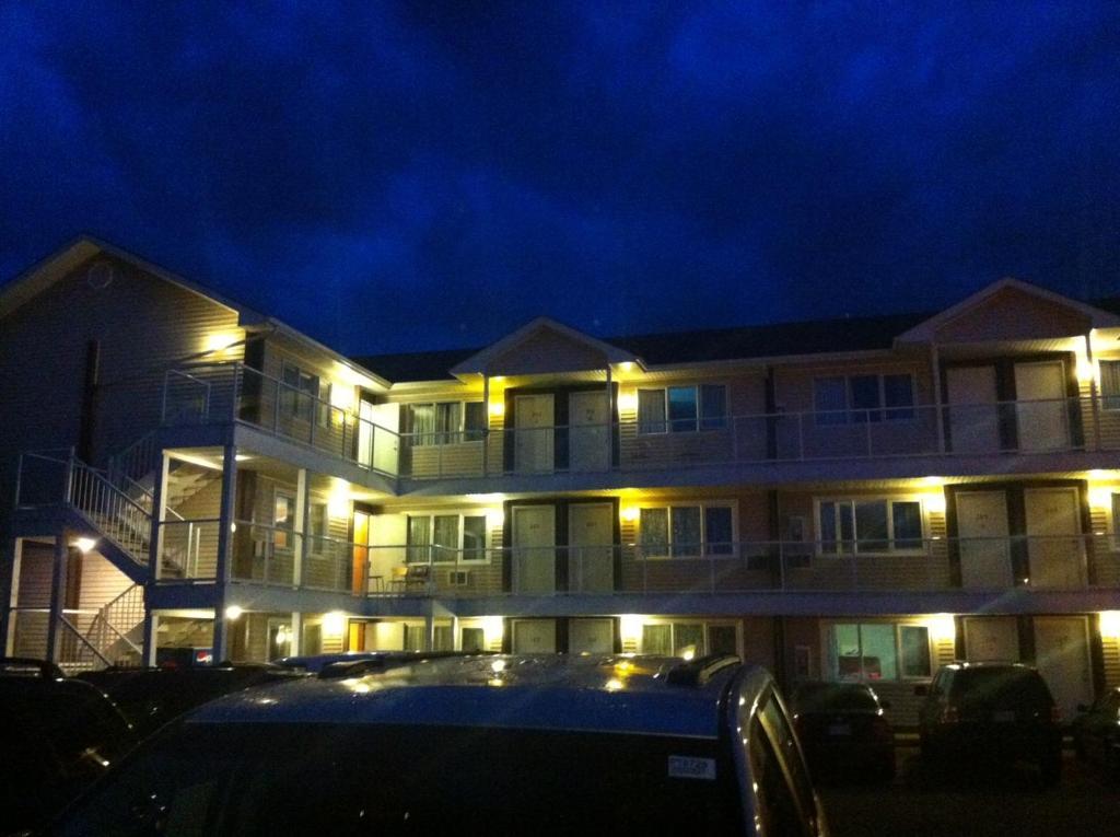 Raccoon Lodge Motel Sylvan Lake Luaran gambar