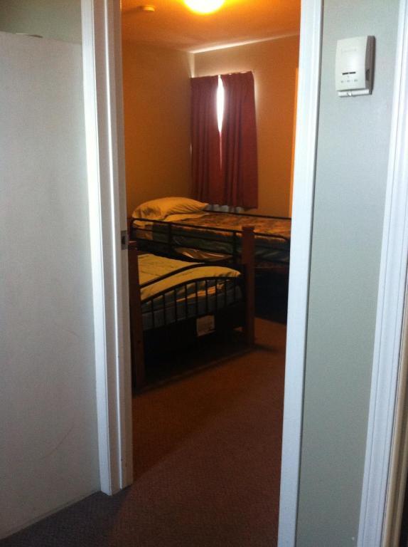 Raccoon Lodge Motel Sylvan Lake Bilik gambar