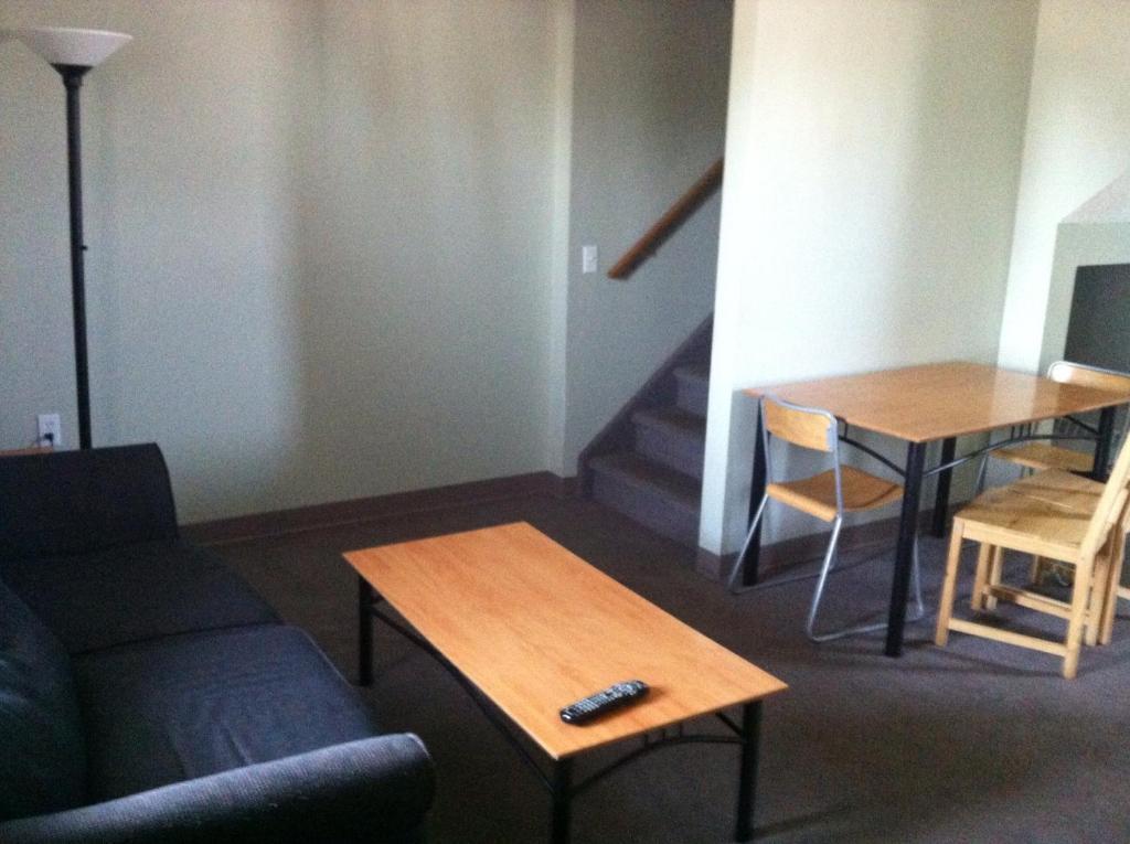 Raccoon Lodge Motel Sylvan Lake Bilik gambar
