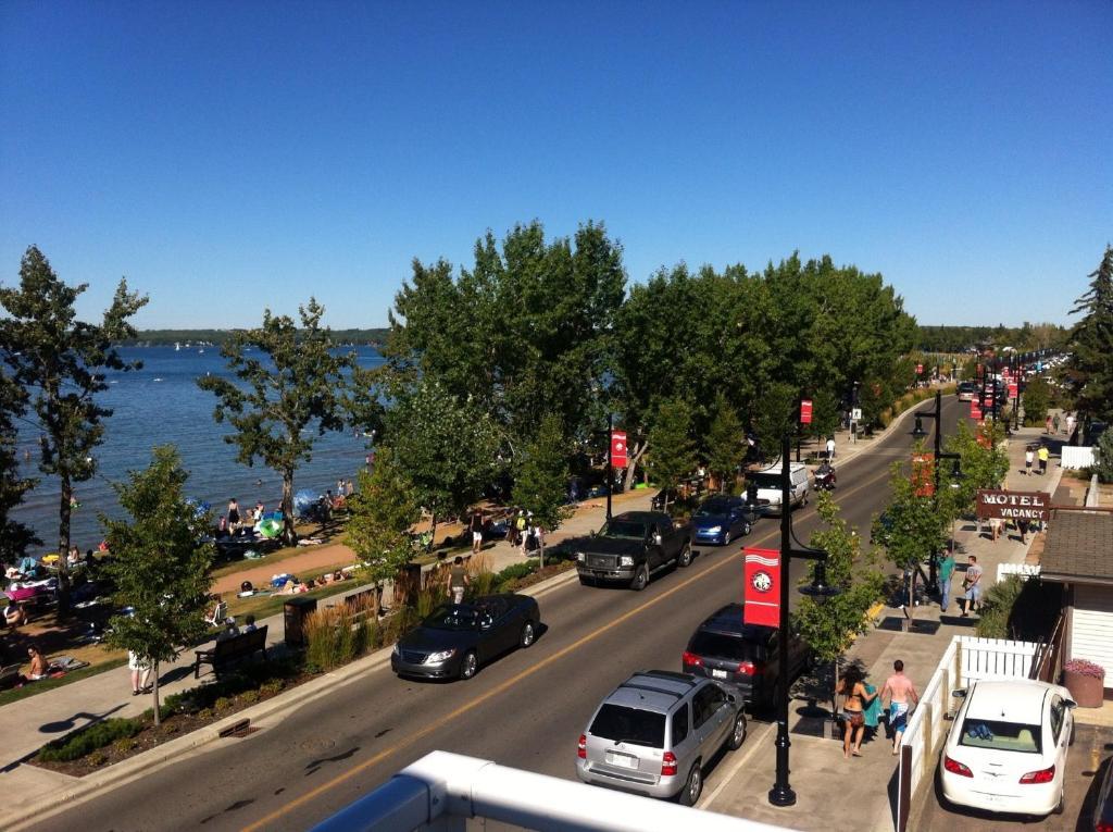 Raccoon Lodge Motel Sylvan Lake Luaran gambar