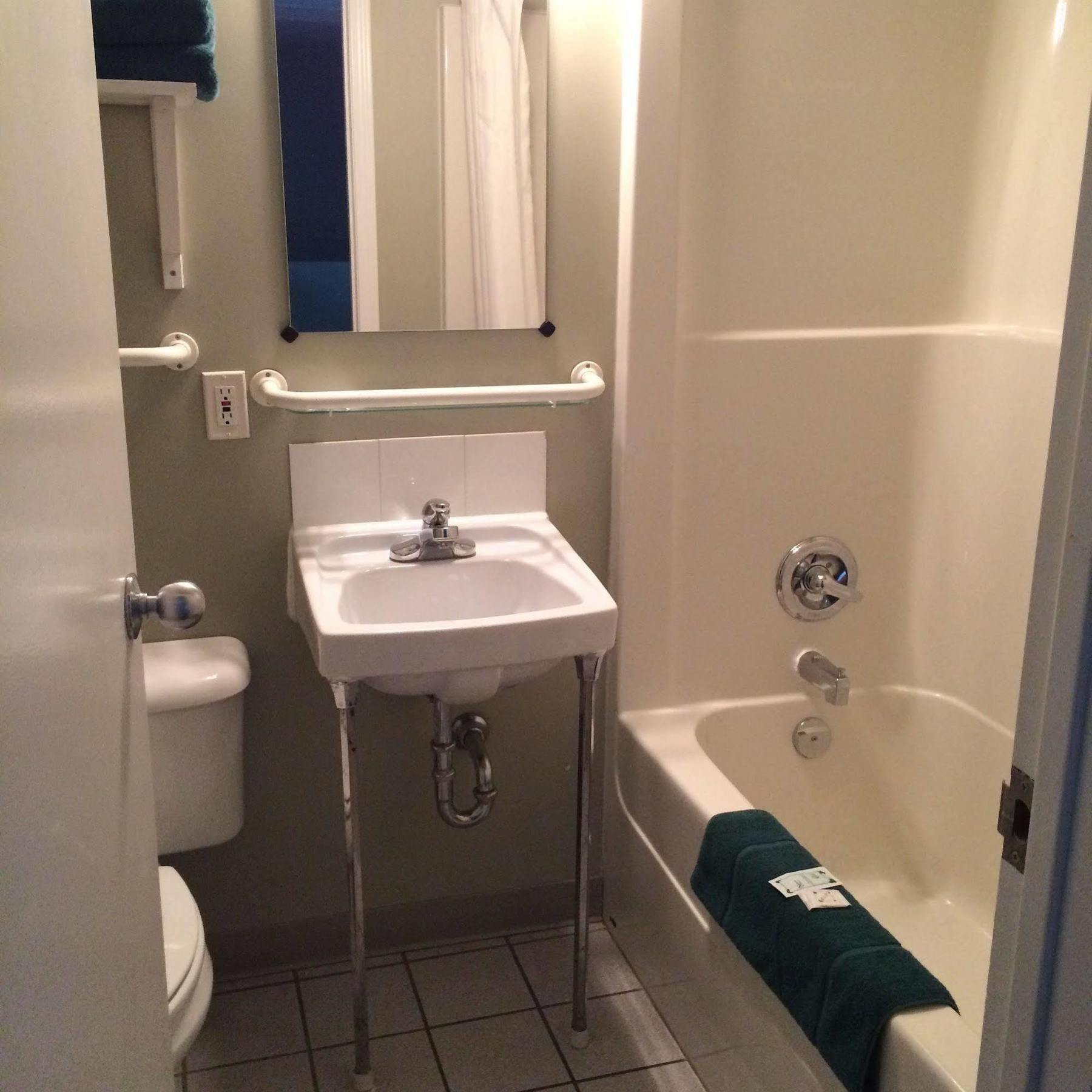 Raccoon Lodge Motel Sylvan Lake Luaran gambar